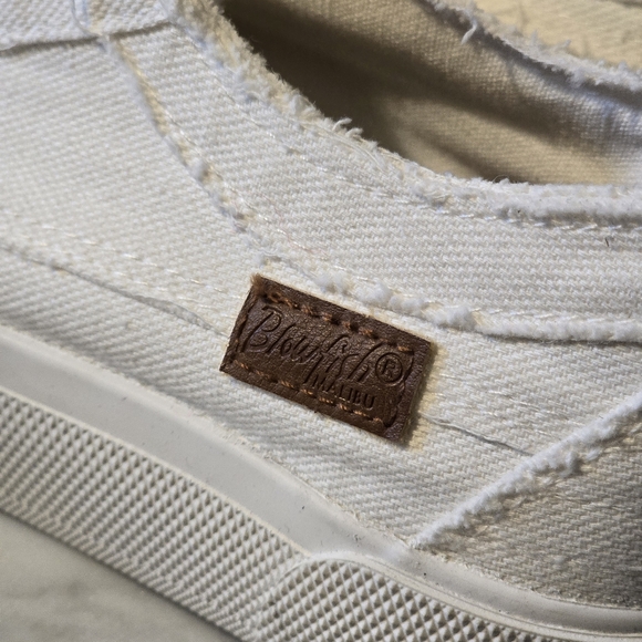 BLOWFISH Malibu Womens White Canvas Sneakers Size 7 LIKE-NEW - Picture 11 of 14